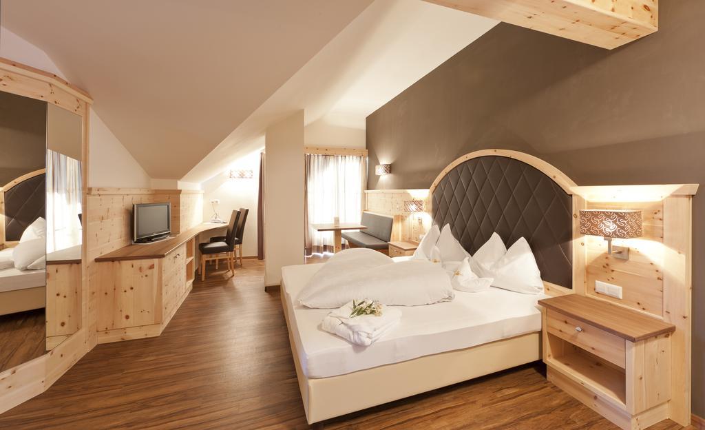 לגונדו Hotel Am Sonneck מראה חיצוני תמונה
